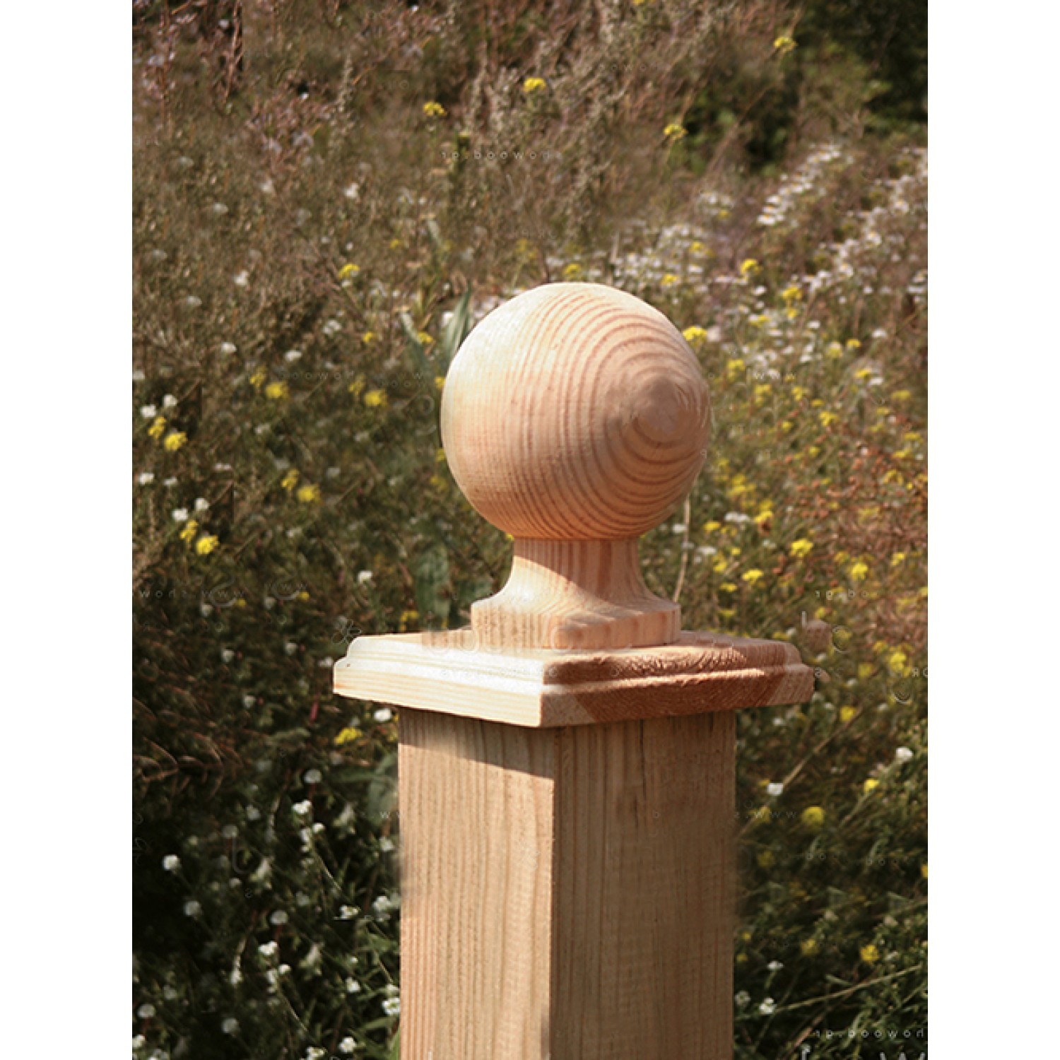 Wooden Post Finial Ball and Collar Nr 7 Wooden Post Finial Ball and Collar Nr 7