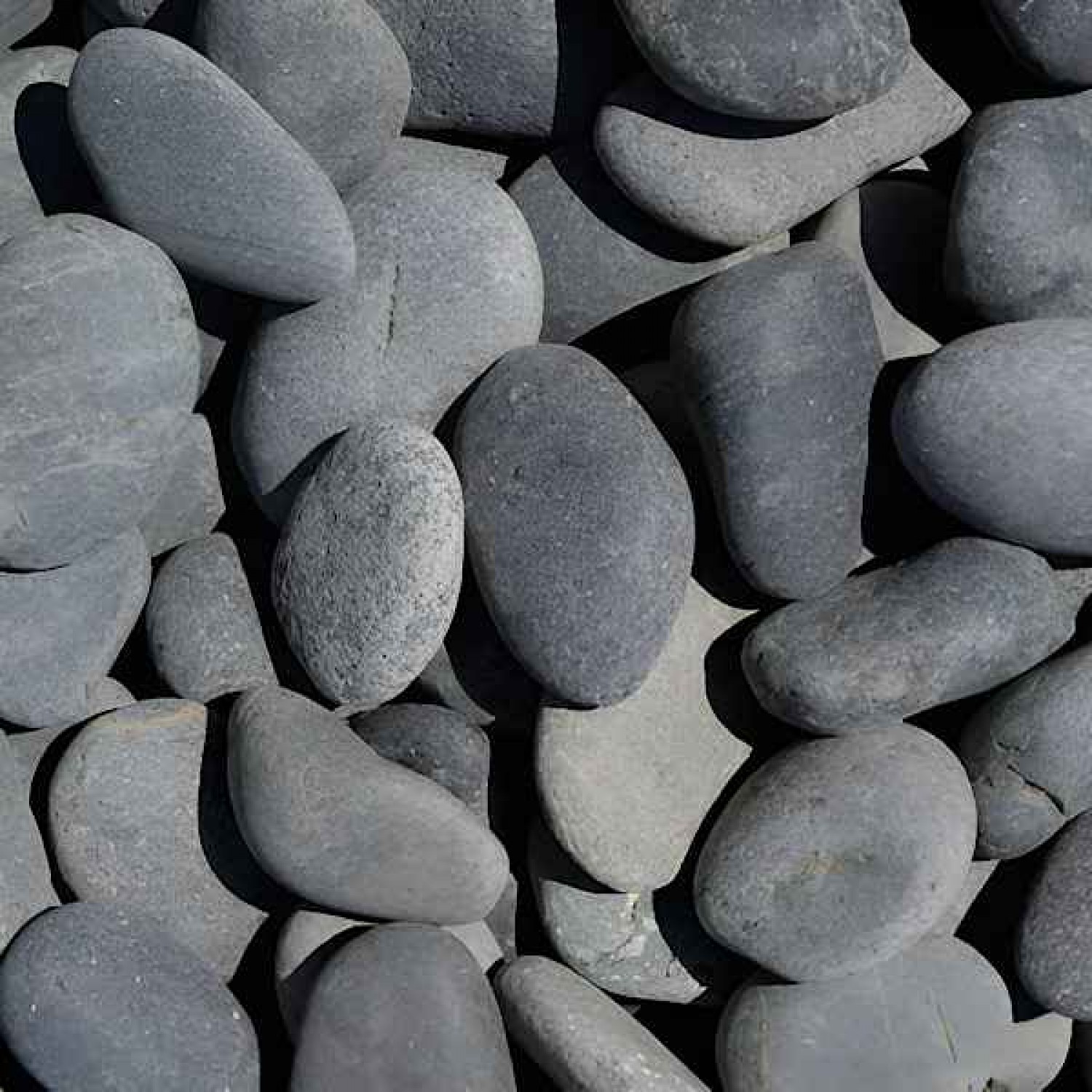 Βότσαλο Πλακέ Μαύρο (5-7mm)-(7-9mm)-(2-3cm)-(3-5cm)-(4-6cm) 20kg Σάκο (Bag) - Επεξεργασμένα & Φυσικά Επίπεδα Βότσαλα-Κροκάλες