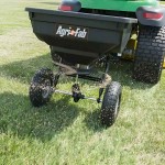 Ελκόμενος Λιπασματοδιανομέας 34 kg Agri-Fab Τρακτέρ Ελκόμενος Λιπασματοδιανομέας 34 kg Agri-Fab Χλοοκοπτικών Τρακτέρ - Ελκόμενοι Λιπασματοδιανομείς & Σπορείς