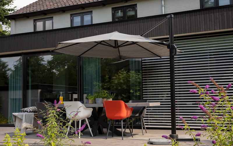 Nesling (PLATINUM) Free-Arm Parasol D3.5m Grey