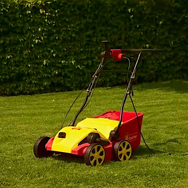 VA 346 E Electric Lawn Scarifier 34cm 1600W