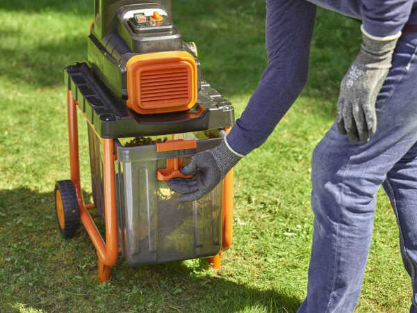 BLACK & DECKER BEGAS5800-QS Electric Garden Shredder 2800W