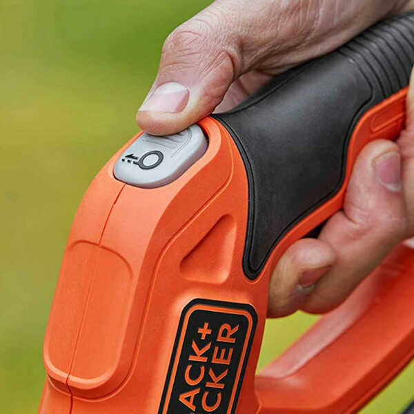 BLACK & DECKER 550W 30cm BESTA530-QS String Trimmer