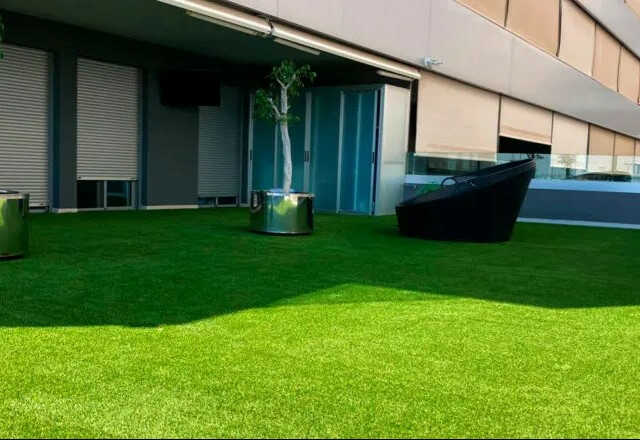 Συνθετικό Γκαζόν Basic Plus 20mm Κήπου Μοντέρνας Κατοικίας