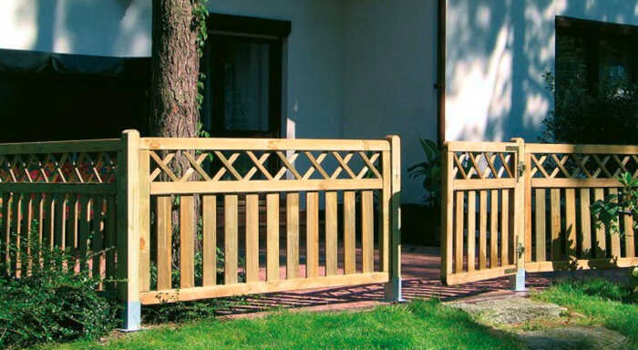 ​Fence Door Buckingham 90(H) x 90cm